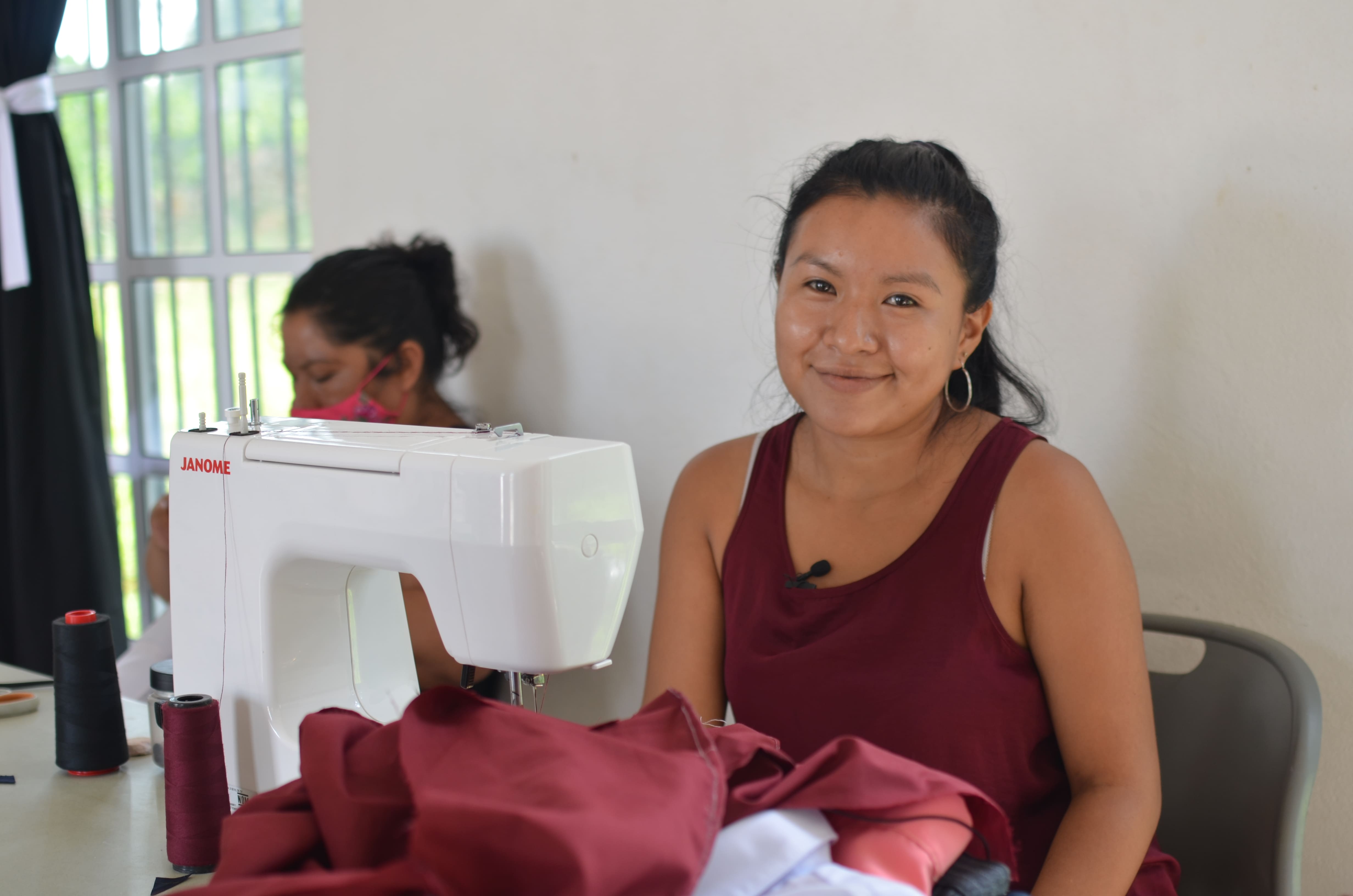 <p>Promovemos la inclusión de las mujeres en diversas actividades productivas para que generen ingresos económicos.</p>